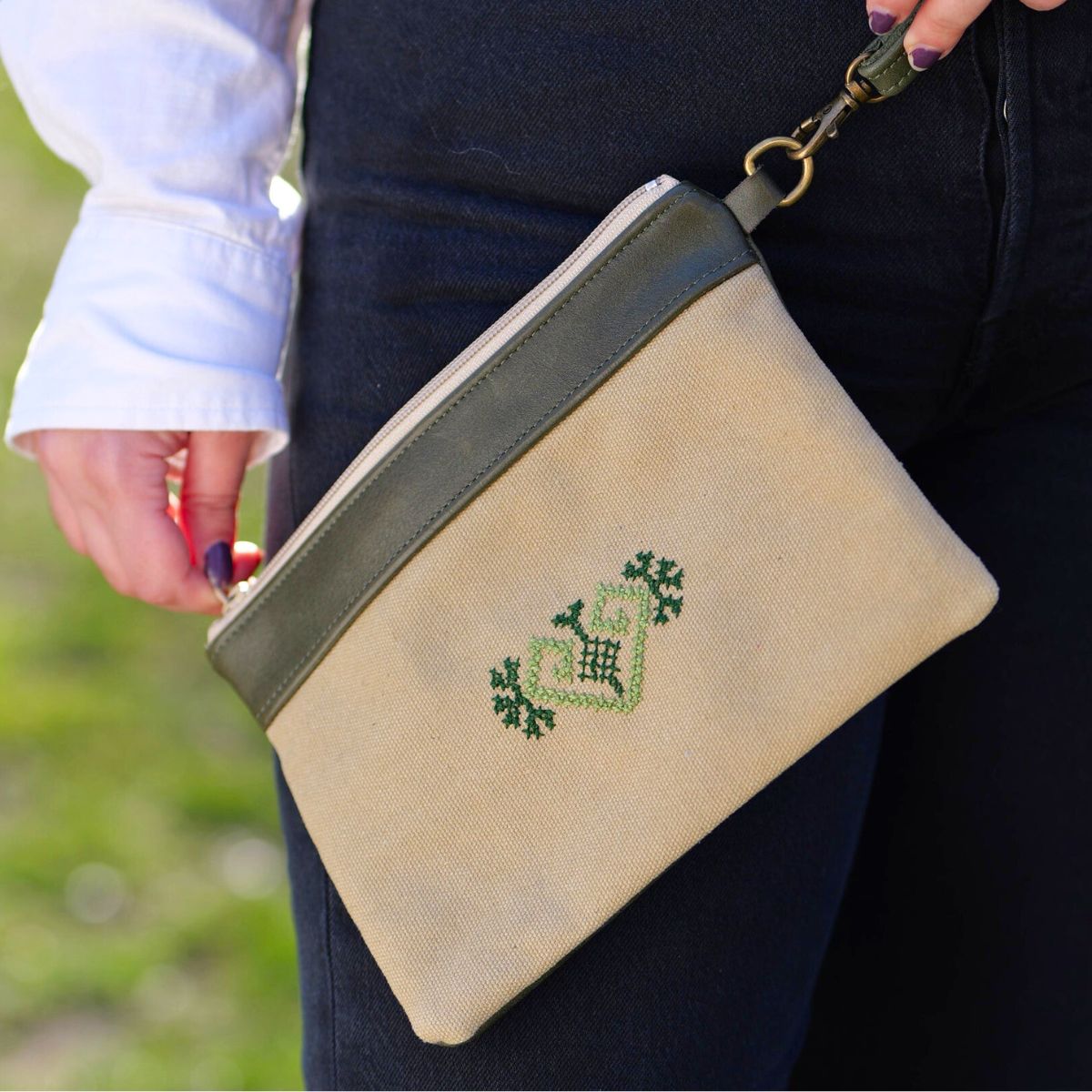 Heart Tatreez Pouch- Green